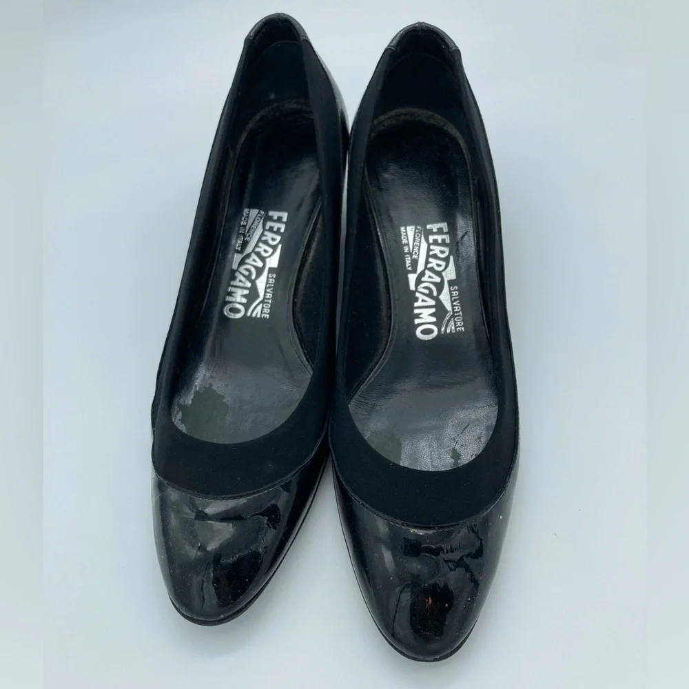 SALVATORE FERRAGAMO BLACK HEELS SIZE 6